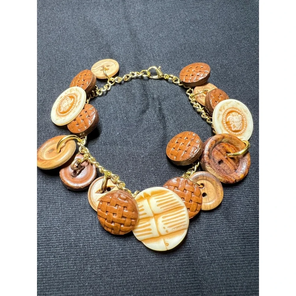Vintage Button Charm Bracelet: Brown and Cream Colored Buttons - 8 Inch - Picture 3 of 9